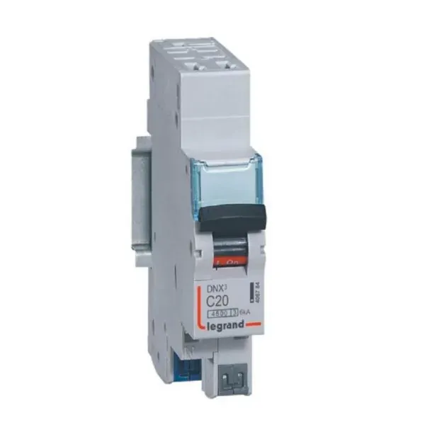 DNX³ 4500 — Disjoncteur 1P+N 20 A courbe C — bornes auto/auto