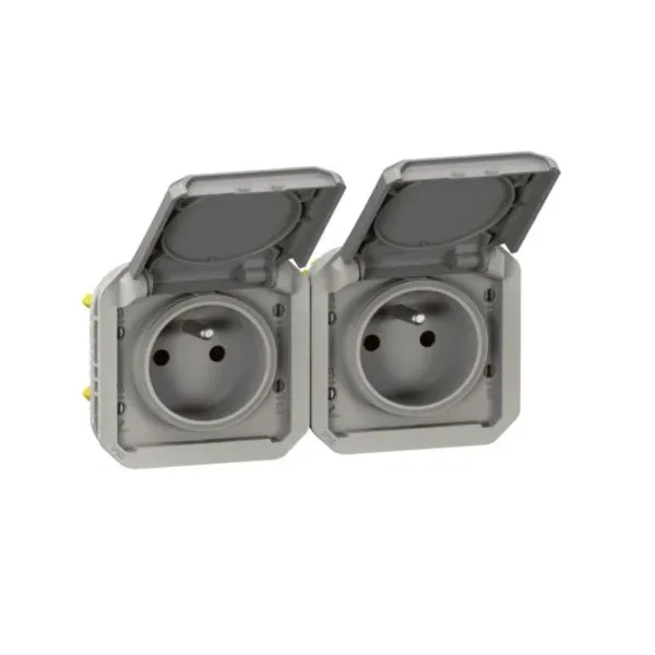 Triple prise 3×2P+T précâblée IP55 horizontale (gamme Plexo)